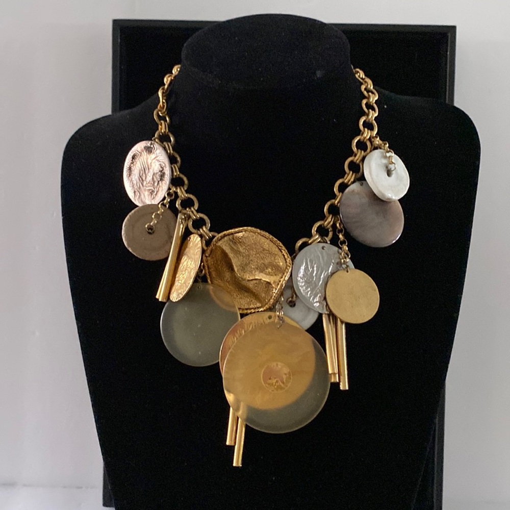 Vintage modern design necklace. N17